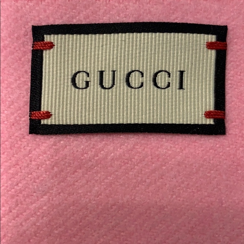 GUCCI PINK SCARF. NWT - Picture 2 of 10